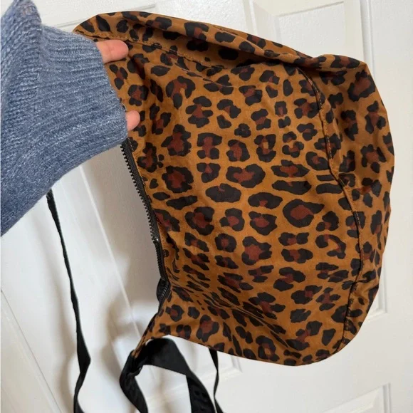 BAGGU Leopard Print Shoulder Bag in Brown and Black - Picture 3 of 3